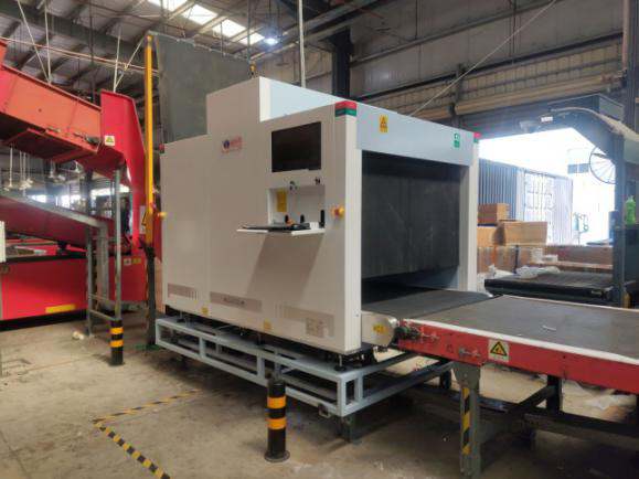 Scanner bagagli ad alta velocità installato in S.F. Esprimere